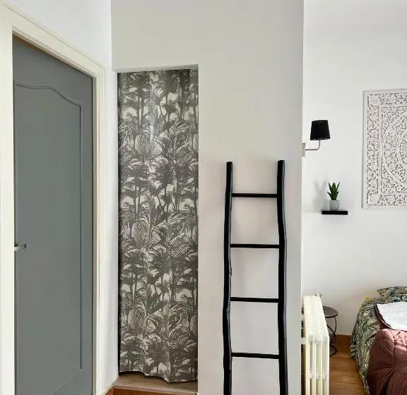 スタンダード４人部屋, Chambres D Hôtes Les Carmélites