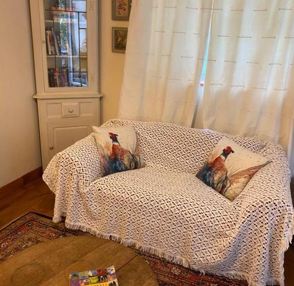 スタンダードルーム, Hillside Launceston Cornwall