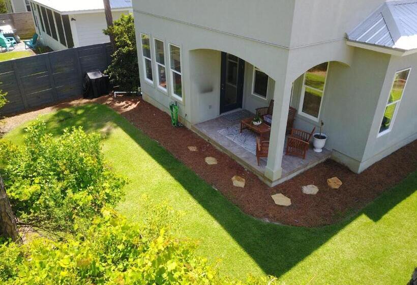 غرفة عائلية, Lemonade Life Family Home In Miramar Beach