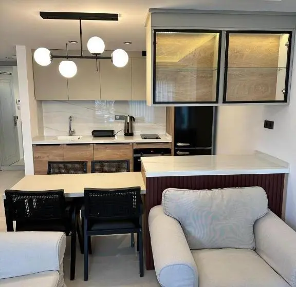 سوییت با استخر, Ayayorgi Homes