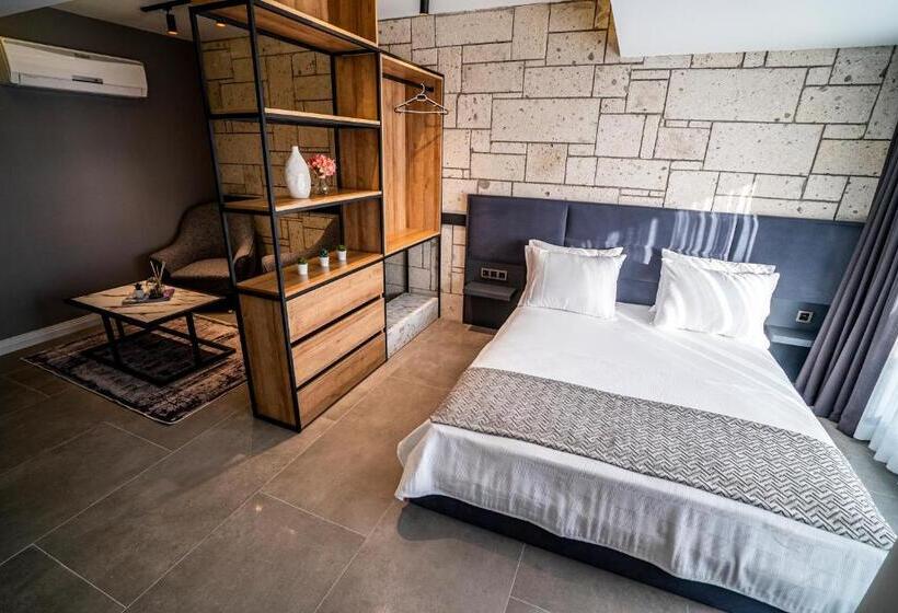 Escritório Deluxe, Ayayorgi Homes