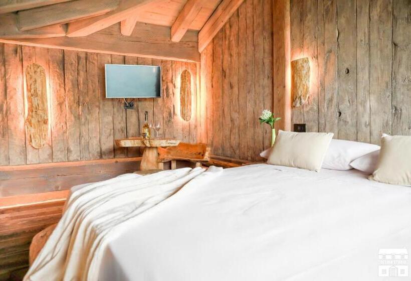 Suite with lake view, Chalet Antico Legno By Design Studio