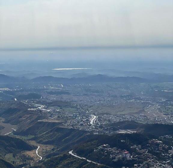 غرفة سوبيريور سرير كينج, The Belvedere Kasauli