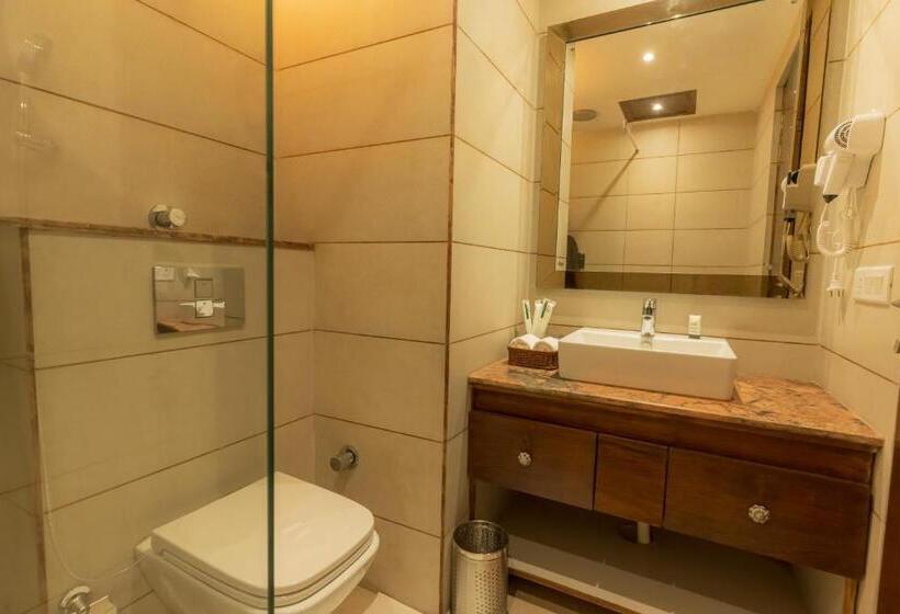 غرفة سوبيريور سرير كينج, The Belvedere Kasauli