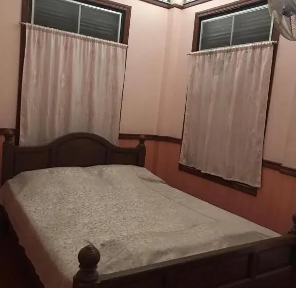 اتاق اکونومی یک تخته, Baan Lotus Guest House