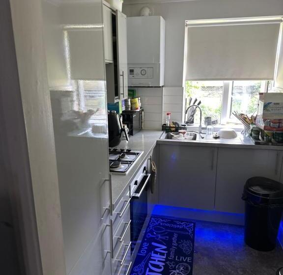 스탠다드 룸, Dmoney Ltd