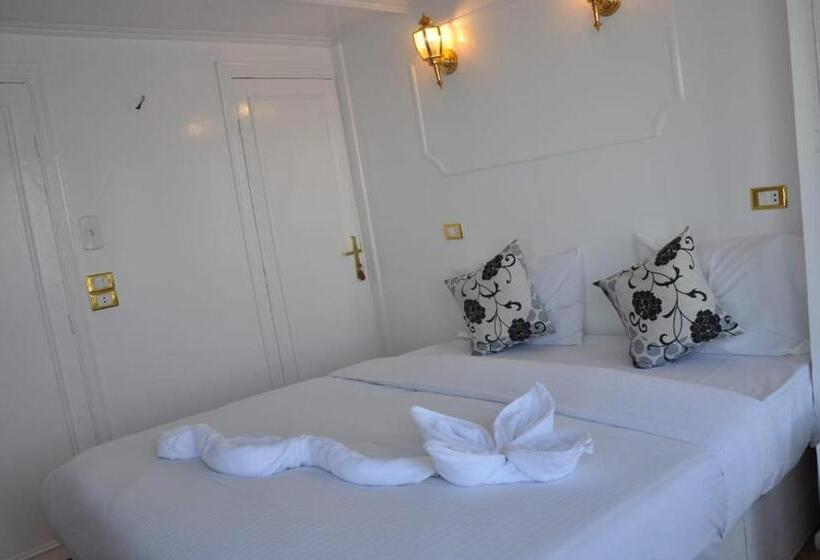 اتاق استاندارد با بالکن, Egypt Amon