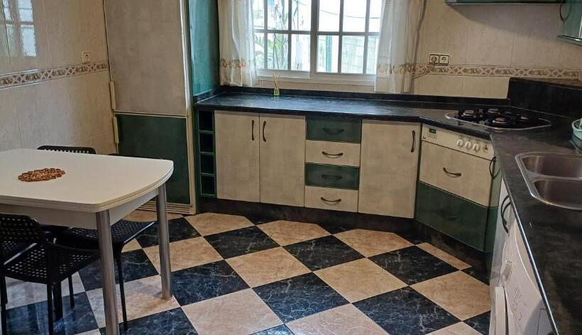 バルコニー付きスタンダードルーム, ático 2 Dormitorios Y Apartamento 2 Dormitorios