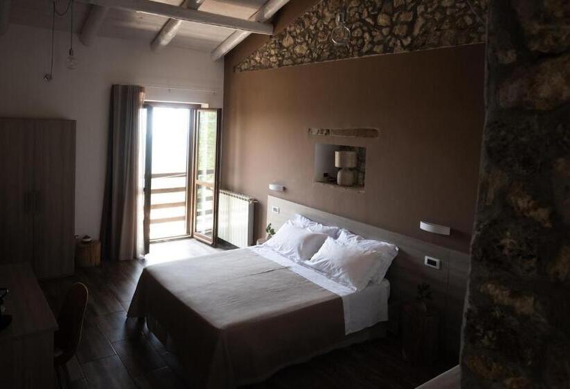 غرفة قياسية رباعية, Locanda Degli Ulivi