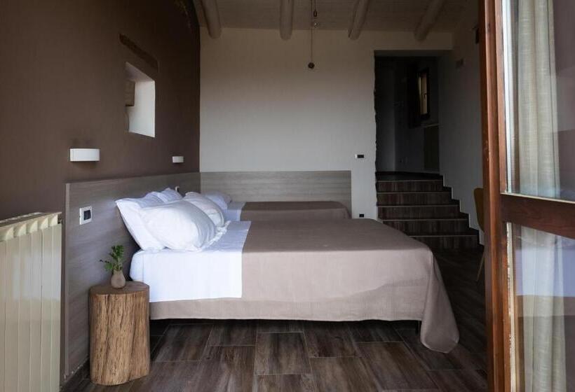 غرفة قياسية رباعية, Locanda Degli Ulivi