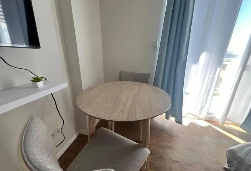 バルコニー付きスタンダードステューディオ, Near Mactan Airport Condo By Isla Stays