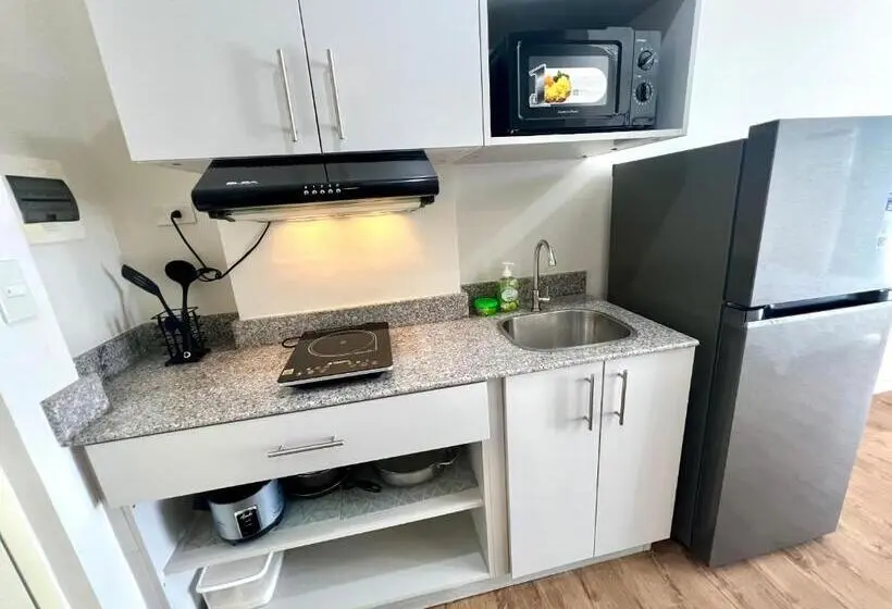 バルコニー付きスタンダードステューディオ, Near Mactan Airport Condo By Isla Stays