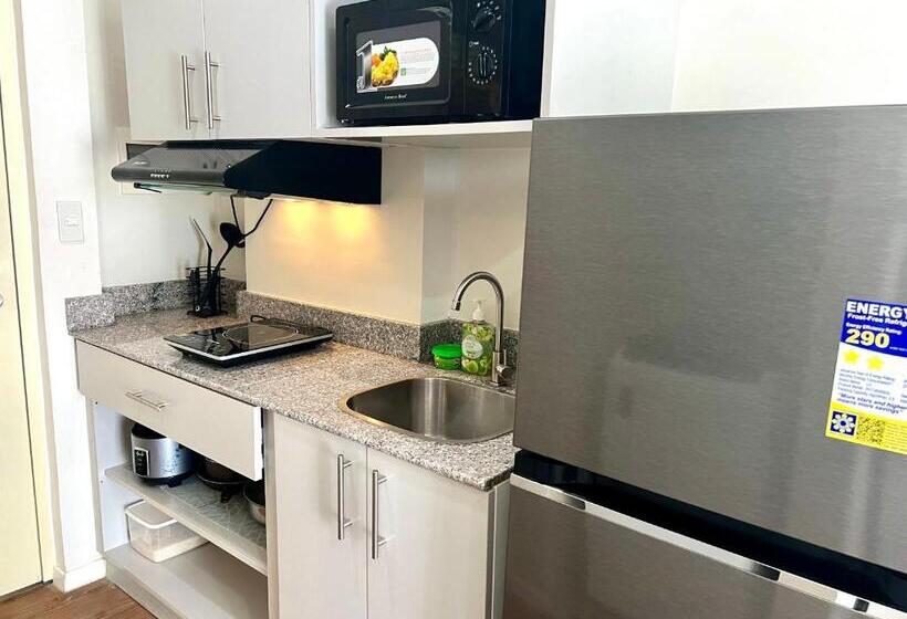 스탠다드 발코니 스튜디오, Near Mactan Airport Condo By Isla Stays