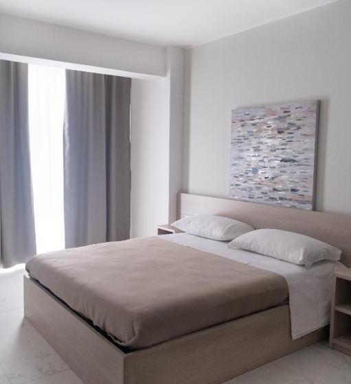 اتاق لوکس با چشم‌انداز دریا, Diadema