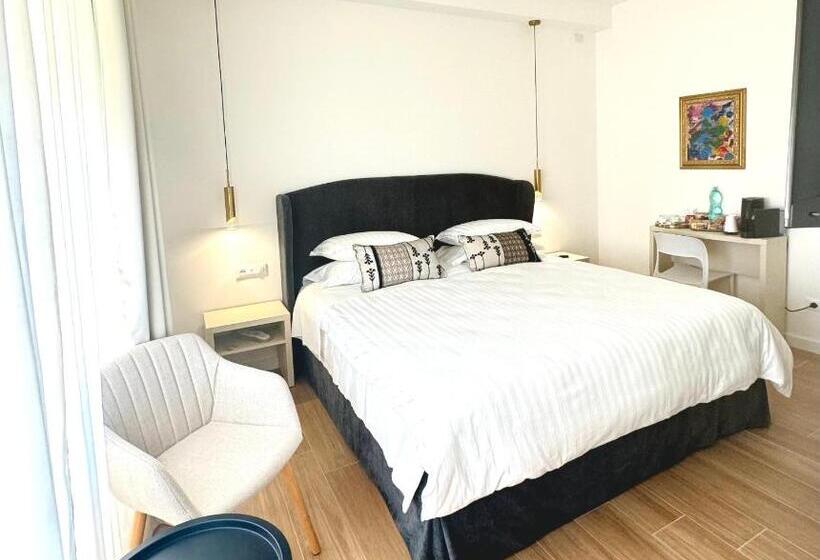 اتاق استاندارد با بالکن, Feel Boutique Rooms