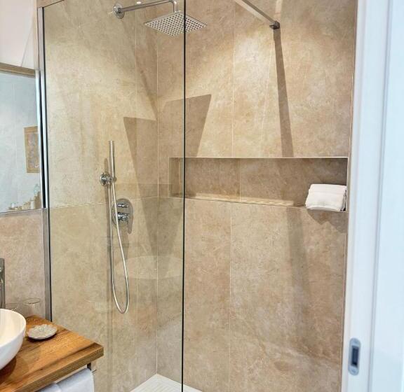 标准间带阳台, Feel Boutique Rooms