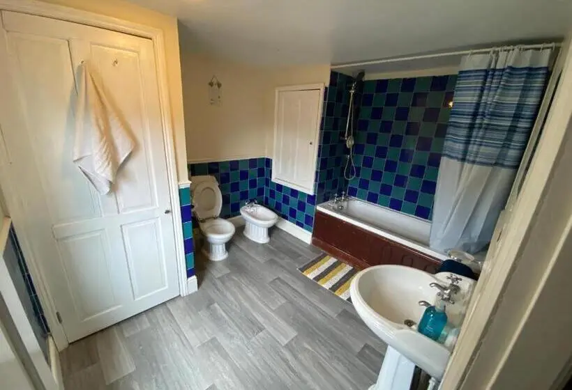 Standard Neljän Hengen Huone, Room Southgate Lodge Single Twin, Doub
