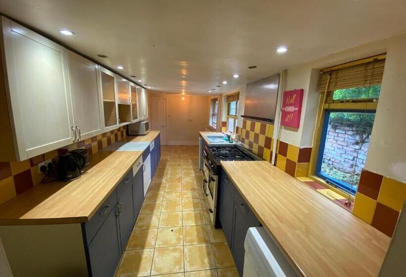 スタンダード４人部屋, Room In Lodge   Southgate Lodge   Singletwin, Double And Family Rooms
