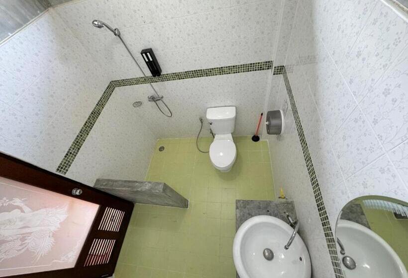 غرفة قياسية, Propaganda Hostel