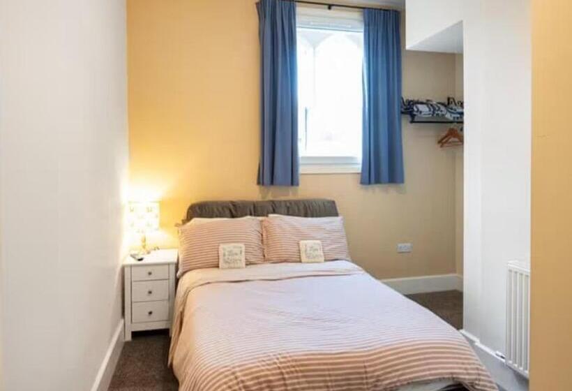 غرفة عائلية, The Old School House Bed & Breakfast