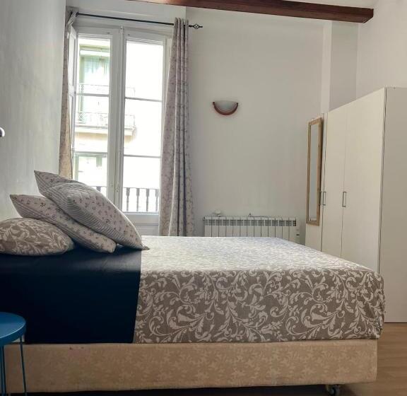 Номер Deluxe с Балконом, Habitacion Privada En Apartamento Compartido