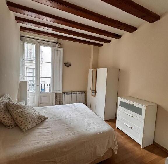 Номер Deluxe с Балконом, Habitacion Privada En Apartamento Compartido