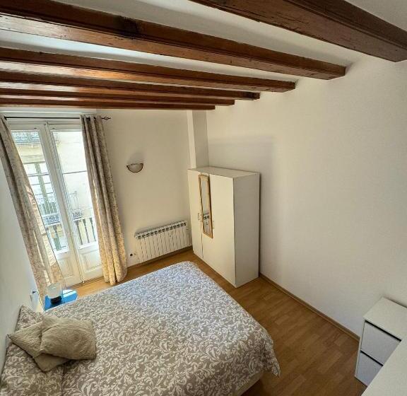 Номер Deluxe с Балконом, Habitacion Privada En Apartamento Compartido