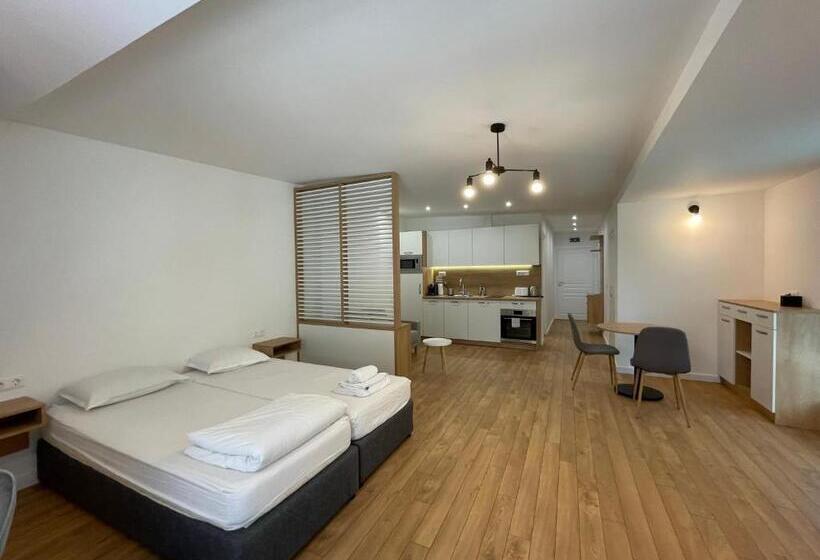 דירת חדר, Prime Stays At 92 Antim I Street