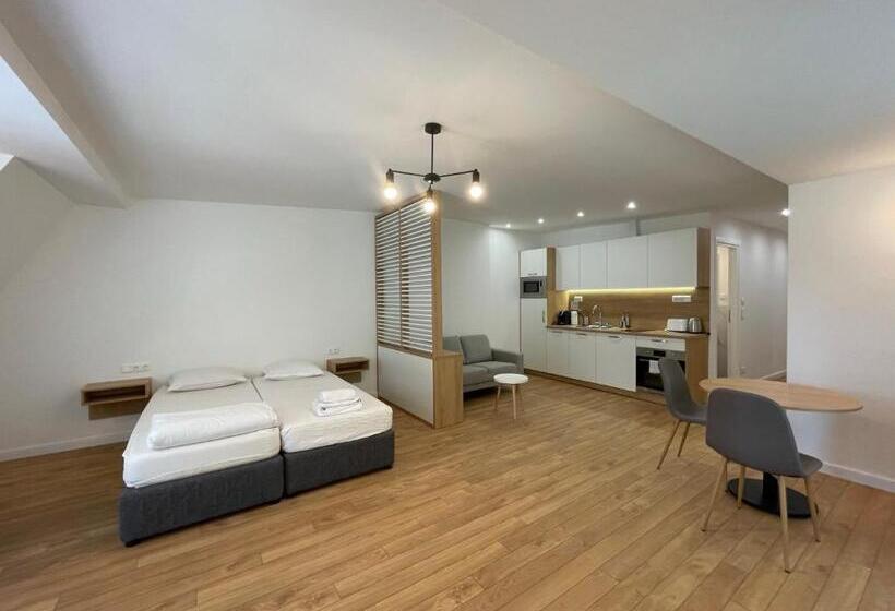 דירת חדר, Prime Stays At 92 Antim I Street