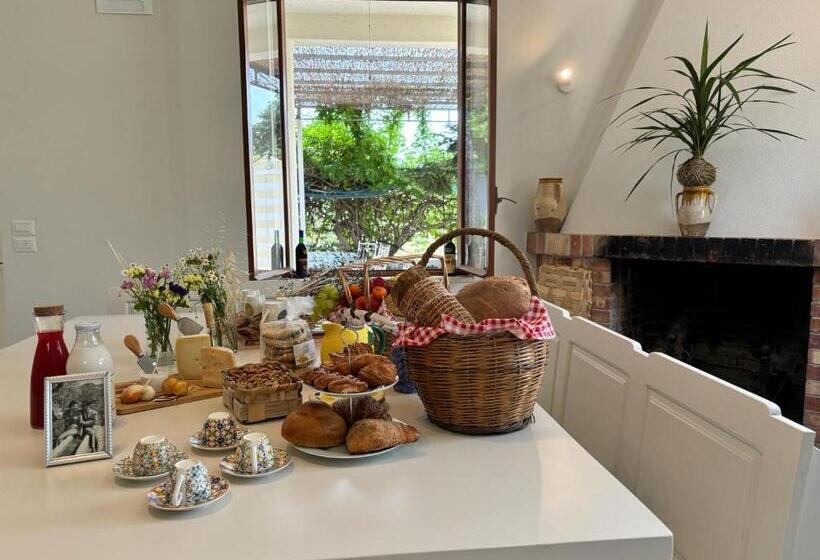 غرفة قياسية مزوَّدة بشُرفة, Vida Locrese Con Piscina Salata