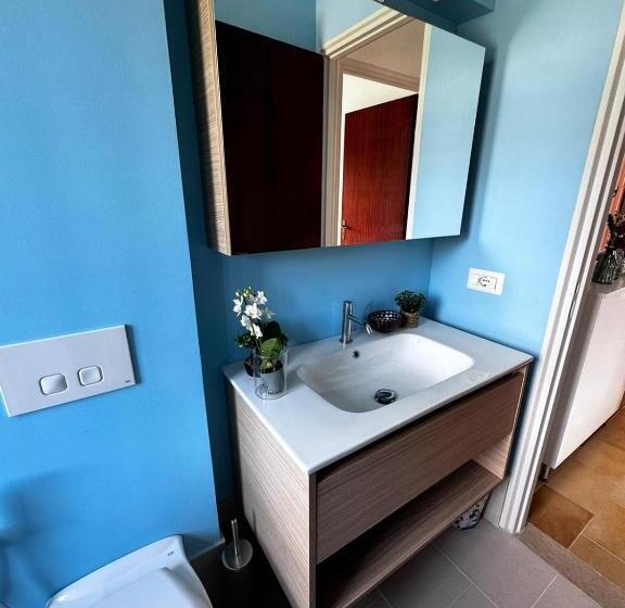 غرفة قياسية رباعية مزودة بشُرفة, Vida Locrese Con Piscina Salata