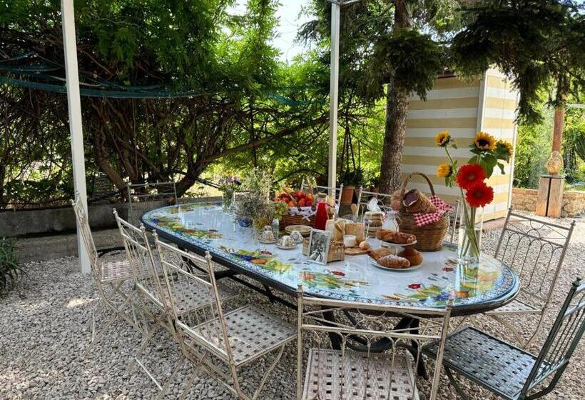 غرفة قياسية رباعية مزودة بشُرفة, Vida Locrese Con Piscina Salata