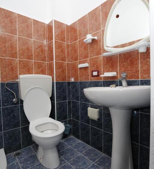 Номер Стандарт, Godini