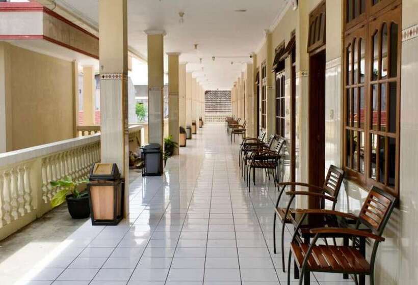 标准间, Garuda Setia