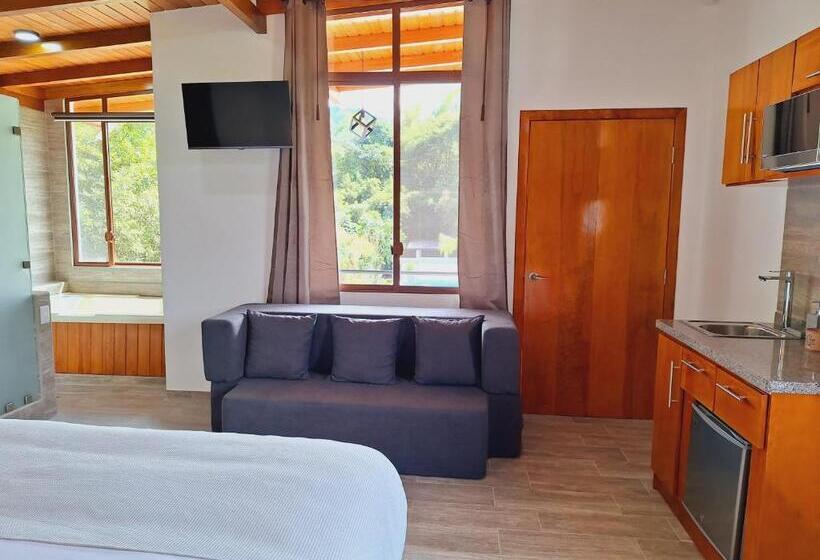 스위트 킹사이즈 침대, Royal River Suites & Spa Apart