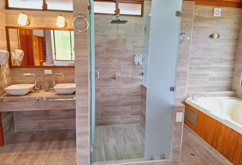 キングサイズベッドのスイートルーム, Royal River Suites & Spa Apart