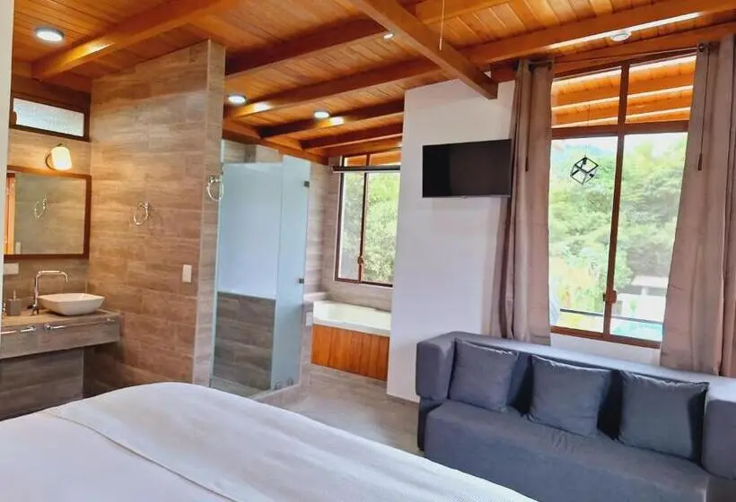 キングサイズベッドのスイートルーム, Royal River Suites & Spa Apart