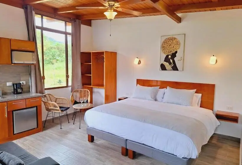 キングサイズベッドのスイートルーム, Royal River Suites & Spa Apart