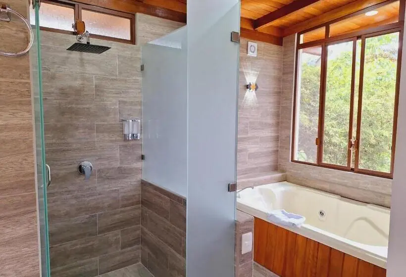 キングサイズベッドのスイートルーム, Royal River Suites & Spa Apart