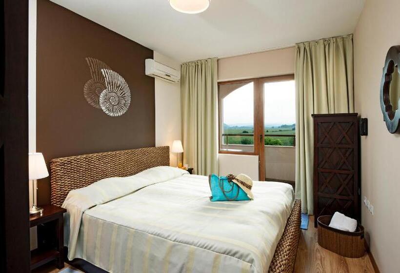 带2个卧室带海景的公寓, Sunrise Residence Room Only Furnished Apartments  сънрайз резиденс апартаменти