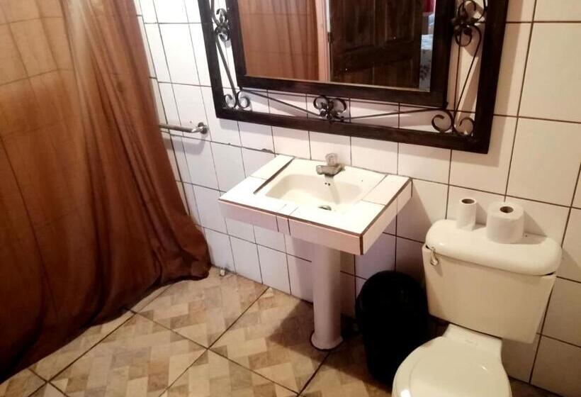 수피리어 트리플 룸, Toños