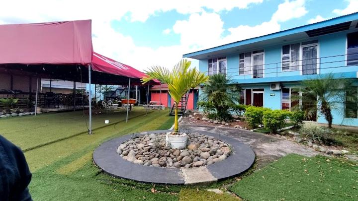 수피리어 룸, Toños