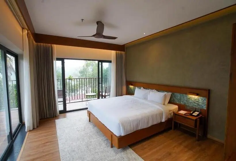 デラックススイート, Sterling Lontano Waterfront Wayanad