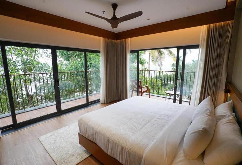 Президентский Люкс, Sterling Lontano Waterfront Wayanad