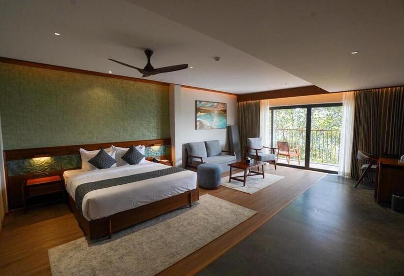 Президентский Люкс, Sterling Lontano Waterfront Wayanad