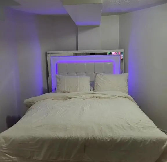 スタンダードルーム, Cozy Room Basement With Separate Entrance