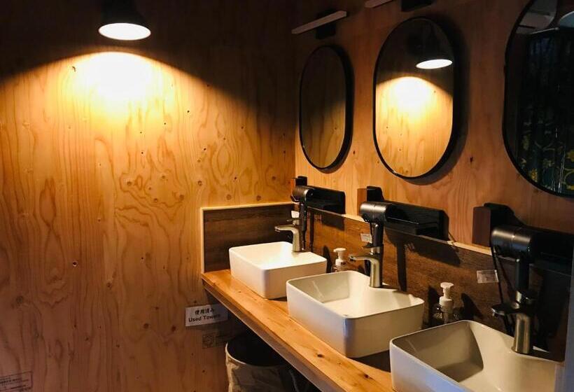 تختخواب در اتاق مشترک, Guest House Mitaki