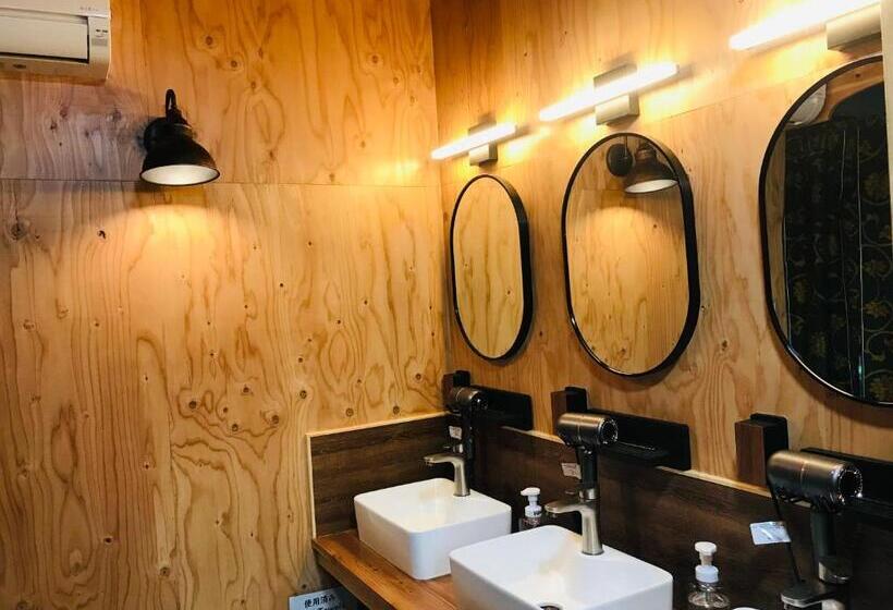 تختخواب در اتاق مشترک, Guest House Mitaki