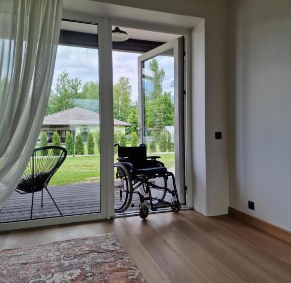 اتاق استاندارد برای معلولان, Home Stay Juniper