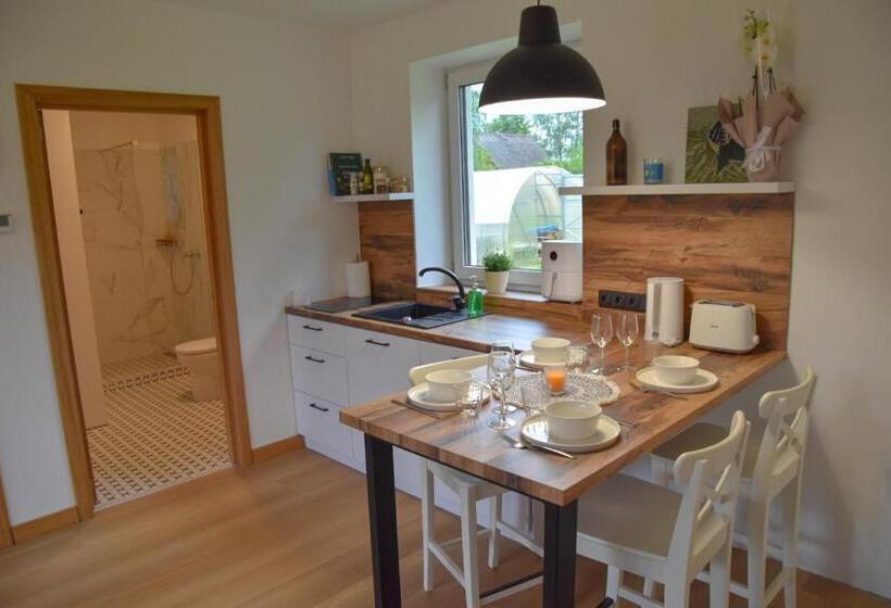 اتاق استاندارد برای معلولان, Home Stay Juniper